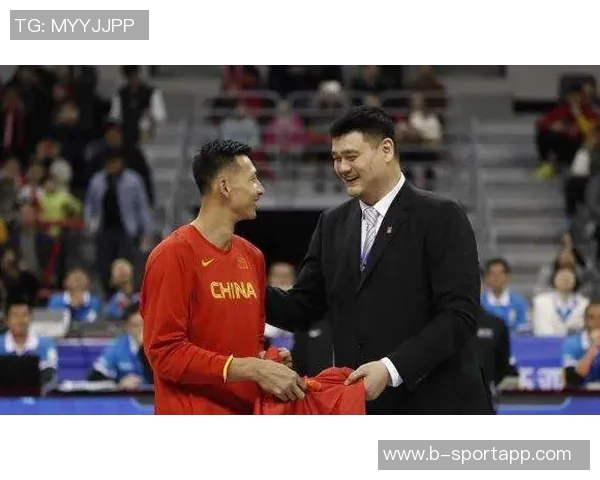 姚明辞去中国篮协主席郭振明接任新任主席引发关注